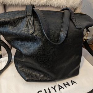 Cuyana Small Carryall Tote in Black